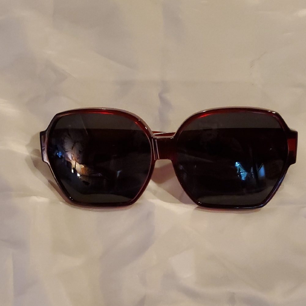 Elegant Dark Red Sunglasses